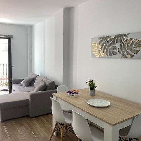 Apartamentos Marmoles Centro Малага Екстериор снимка