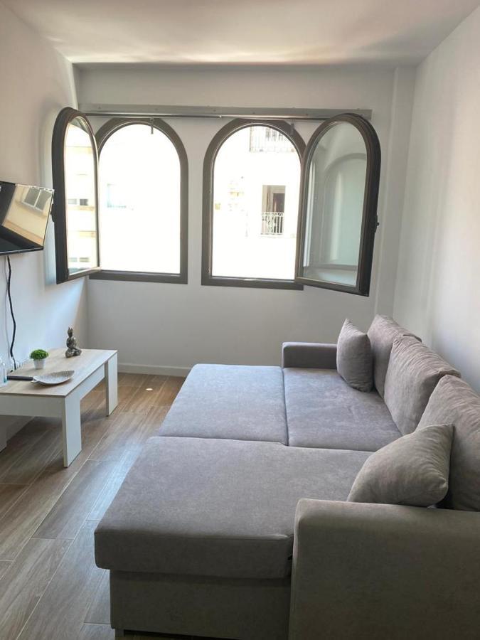 Apartamentos Marmoles Centro Малага Екстериор снимка